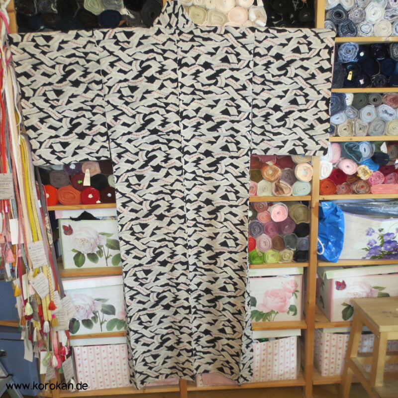 Bambusmatten auf schwarzem Seidencrepe Komon Kimono