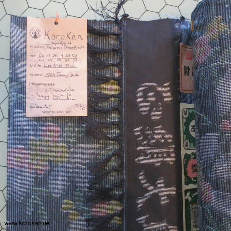 Blumensträuße Kasuri Tanmono Tsumugi Kimono Seide