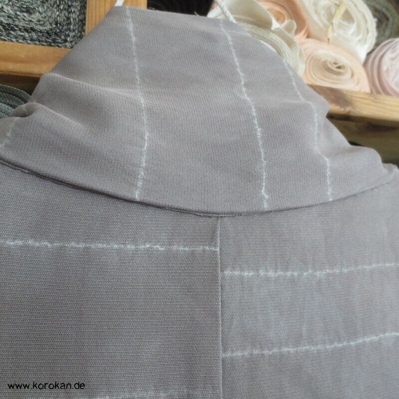 brutalisierter gekürzter Komon Kimono / Mantel / Jacke Streifen Shibori