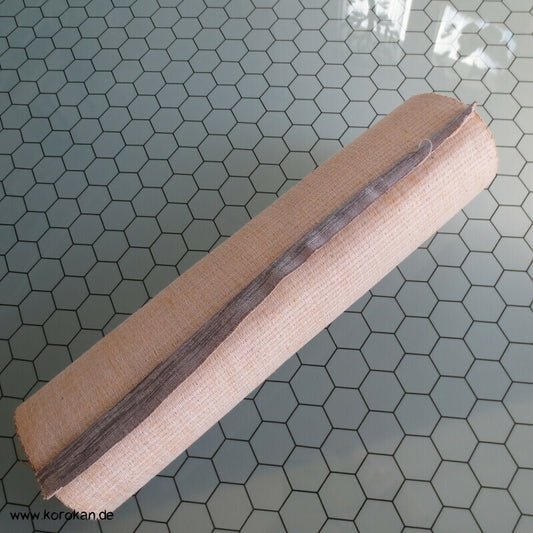 hellgrau beige Blütenarabesken Tsumugi Seiden Obi Tanmono Stoffrolle