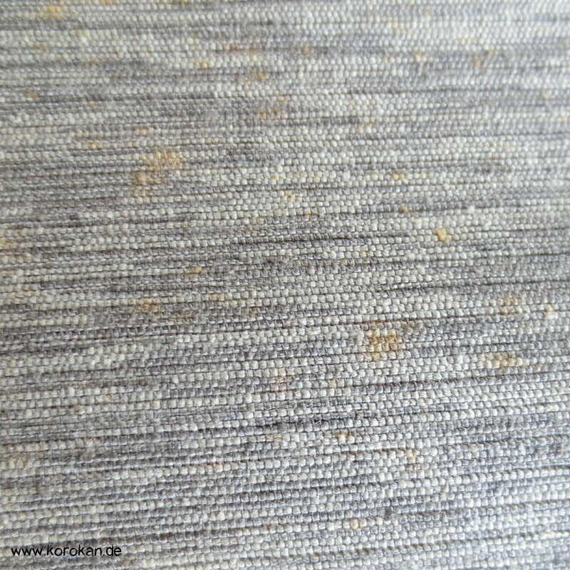 hellgrau beige Blütenarabesken Tsumugi Seiden Obi Tanmono Stoffrolle
