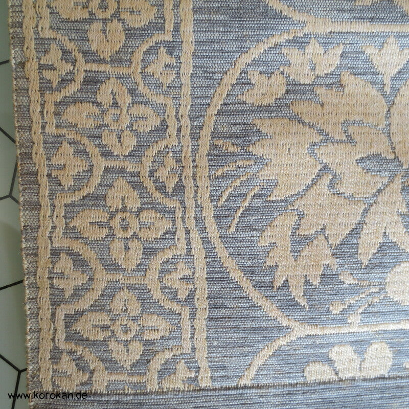 hellgrau beige Blütenarabesken Tsumugi Seiden Obi Tanmono Stoffrolle