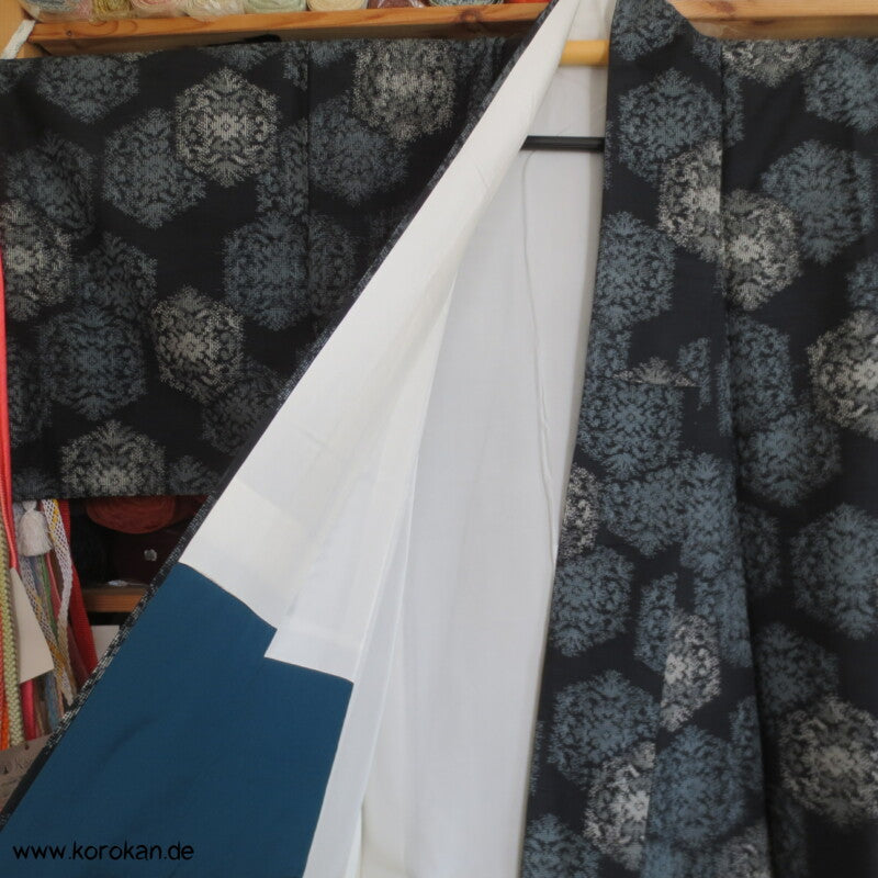 blaugrau - schwarz, Kikko Kasuri Tsumugi Seiden Kimono, Japan