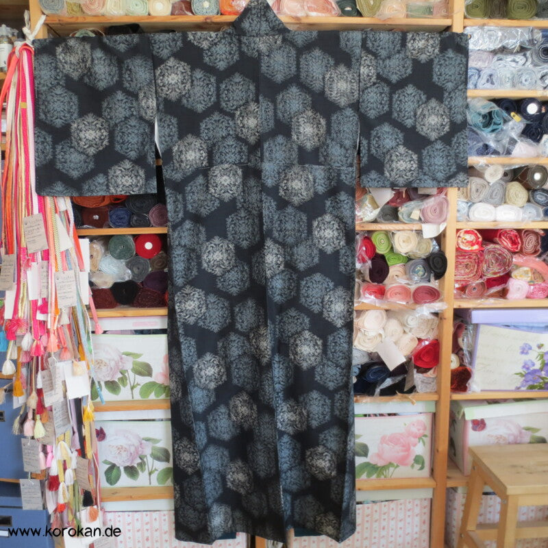 blaugrau - schwarz, Kikko Kasuri Tsumugi Seiden Kimono, Japan