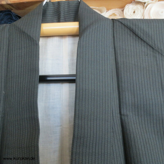 dunkle Seide, feine Streifen Hitoe Kimono