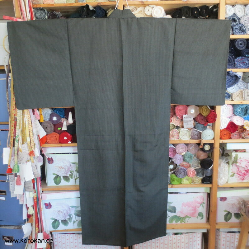 dunkle Seide, feine Streifen Hitoe Kimono