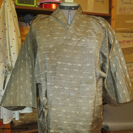 Seiden Dochugi Kimono Mantel, Hitoe ungefüttert, Kasuri Schwalben