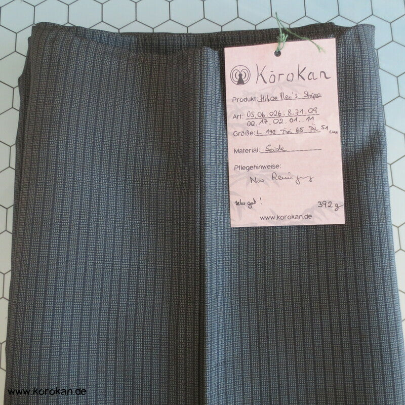 dunkle Seide, feine Streifen Hitoe Kimono