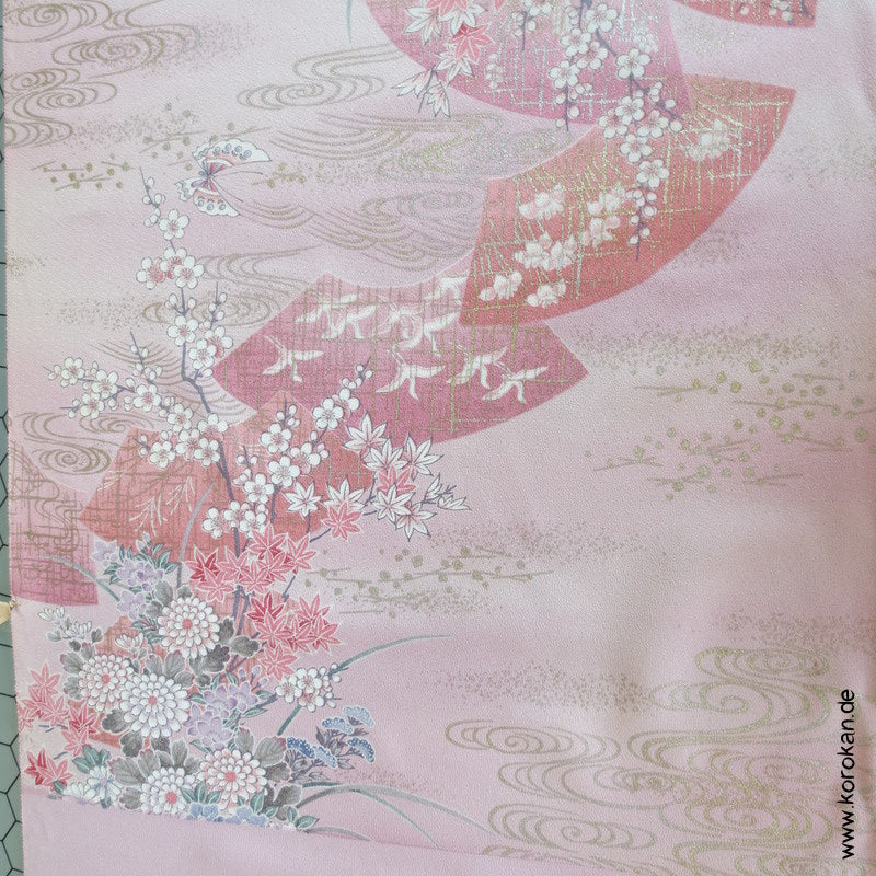 gold und silberne Überfangdruck Blumen und Fächer Kimono Seidencrepe