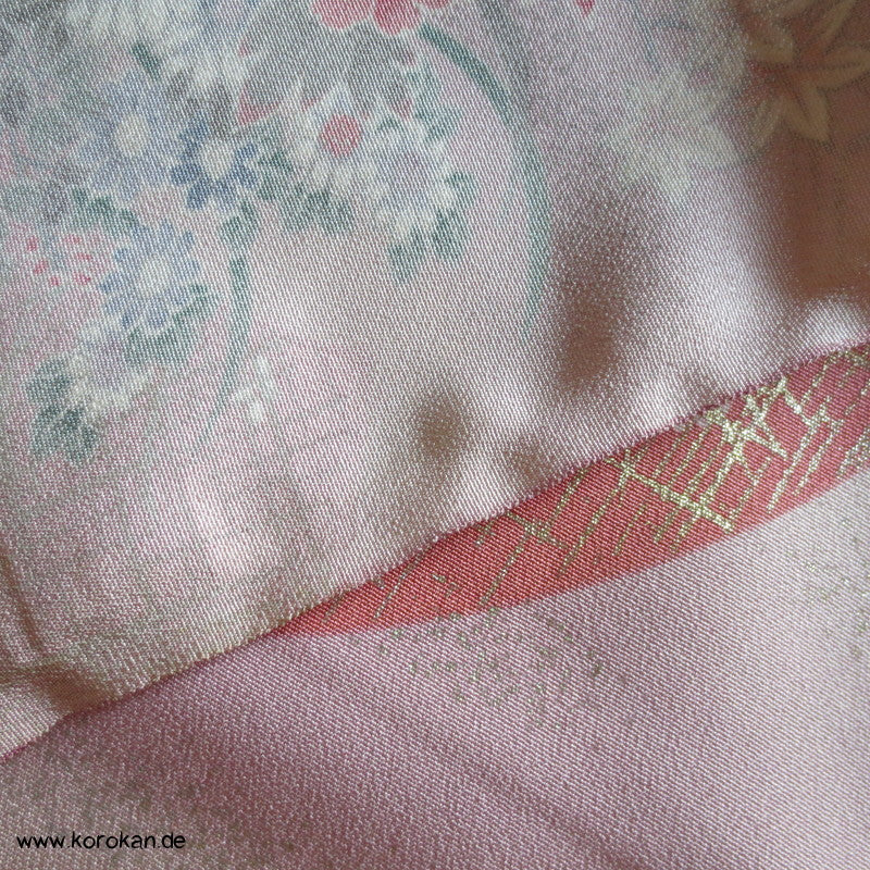 gold und silberne Überfangdruck Blumen und Fächer Kimono Seidencrepe