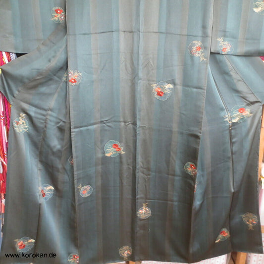 bestickte Rondelle auf Satinstreifen Tsukesage Kimono