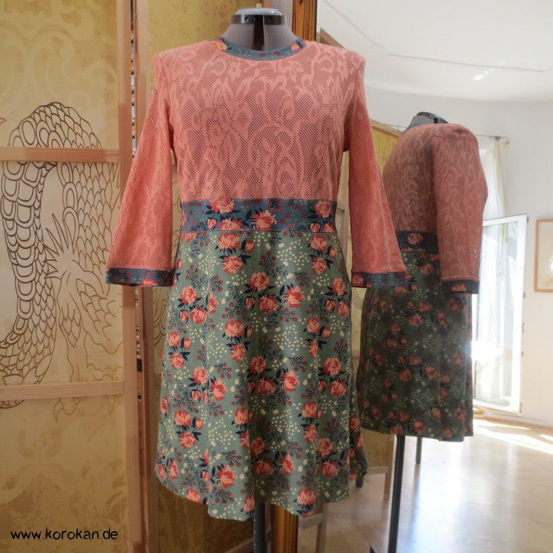 Kombikleid Baumwollspitzenjersey / Blüten