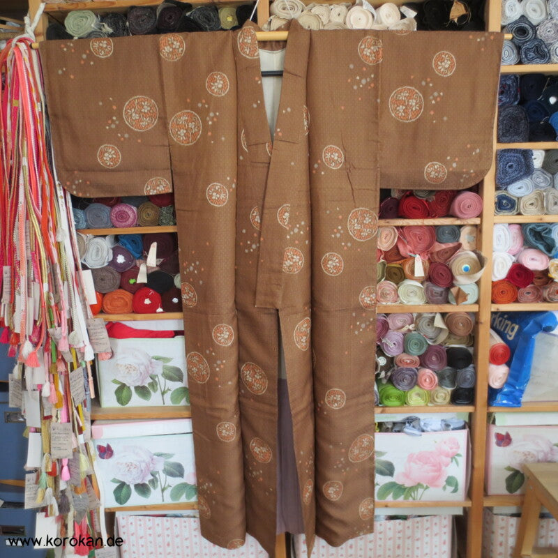 Japan Art Deco Blumenrondelle Meisen Kimono - mit gewebter Struktur