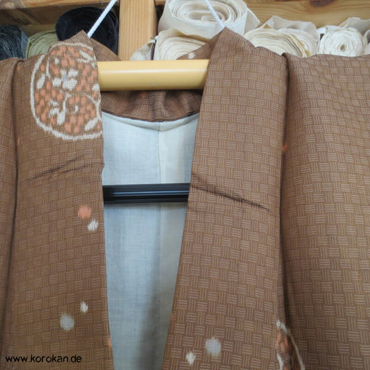 Japan Art Deco Blumenrondelle Meisen Kimono - mit gewebter Struktur