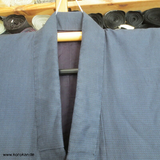 Kikko Kasuri Tsumugi Seiden Komon Kimono, frisch gewaschen