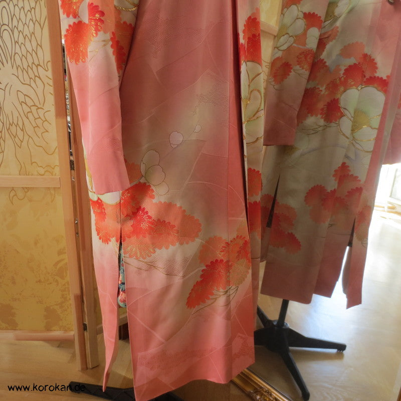 Abendmantel aus Furisode Kimono Seide mit Blüten und Goldstickerei, Gr. L