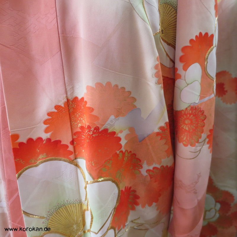 Abendmantel aus Furisode Kimono Seide mit Blüten und Goldstickerei, Gr. L