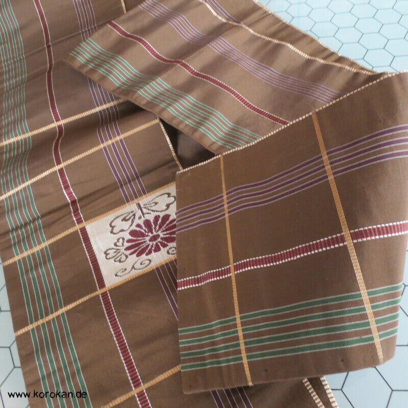 brauner Seidenrips Hanhaba Obi Kimonogürtel Blumen und Überkaro