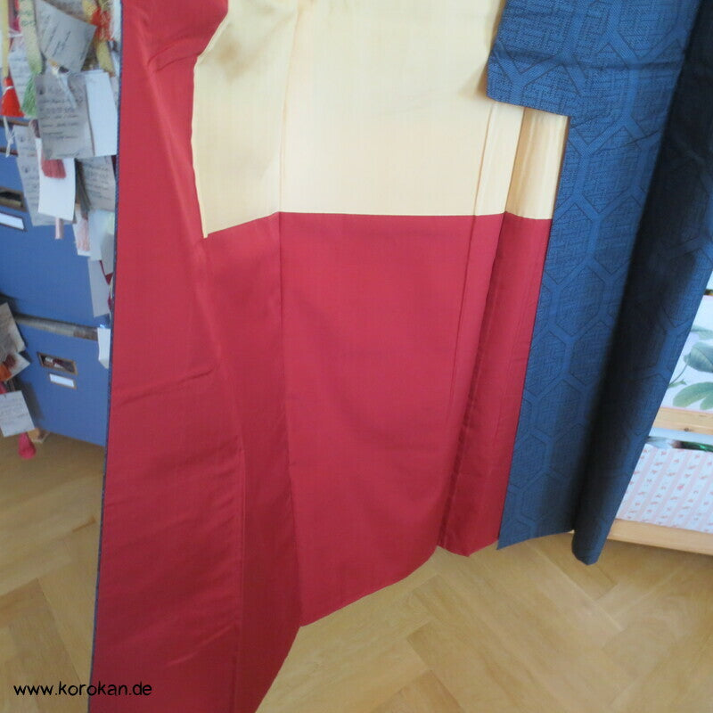 blau-schwarz, strenges Kikko Kasuri Oshima Tsumugi Seiden Kimono
