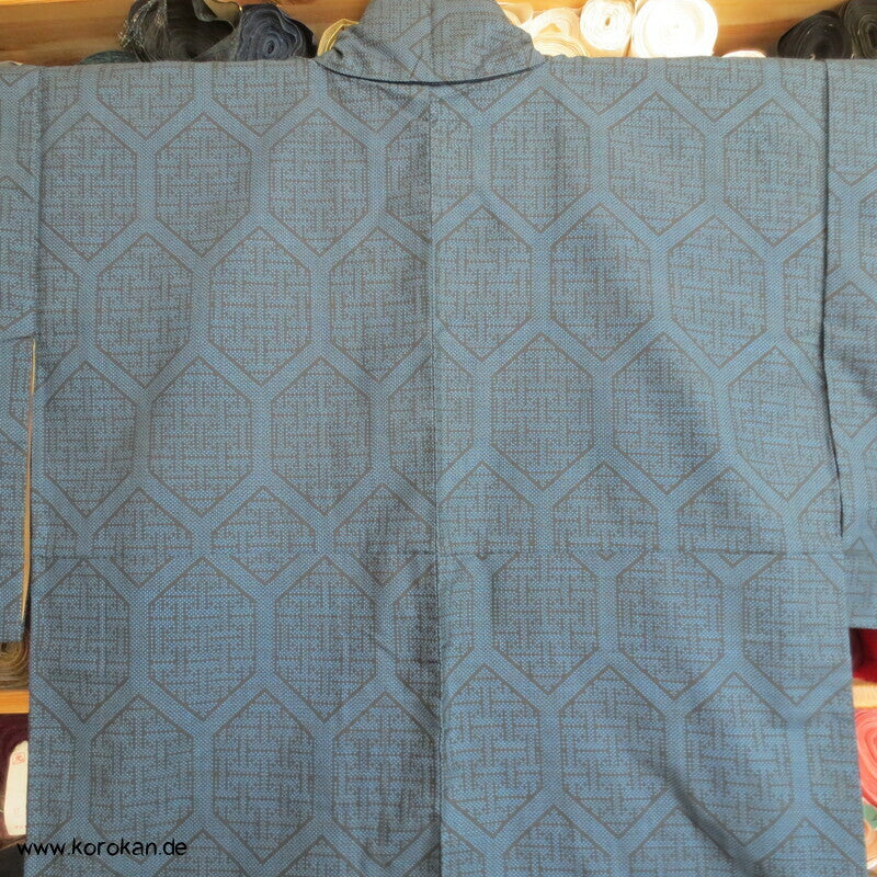 blau-schwarz, strenges Kikko Kasuri Oshima Tsumugi Seiden Kimono