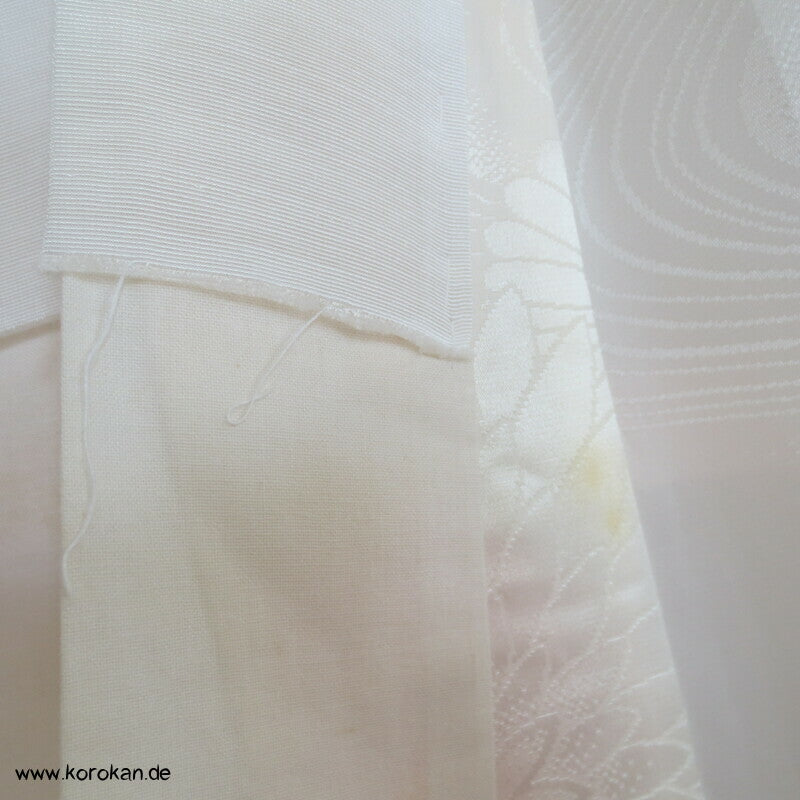 Kiku Rinzu Damast Seiden Furisode Juban Unterkimono, gekürzte Ärmel