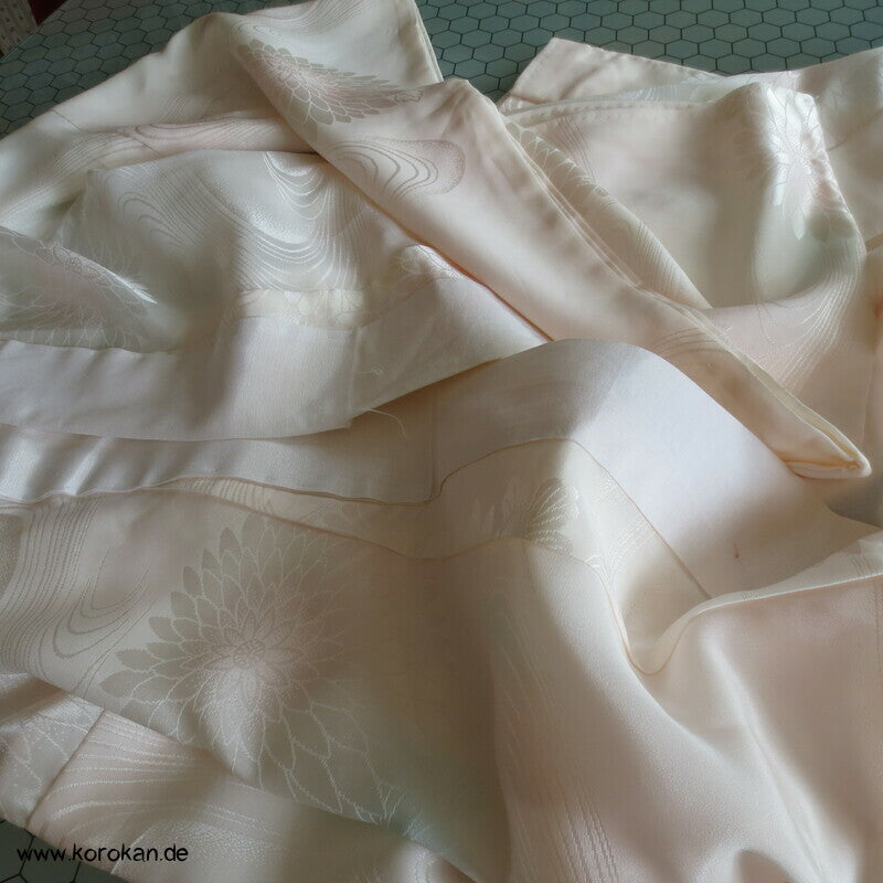 Kiku Rinzu Damast Seiden Furisode Juban Unterkimono, gekürzte Ärmel