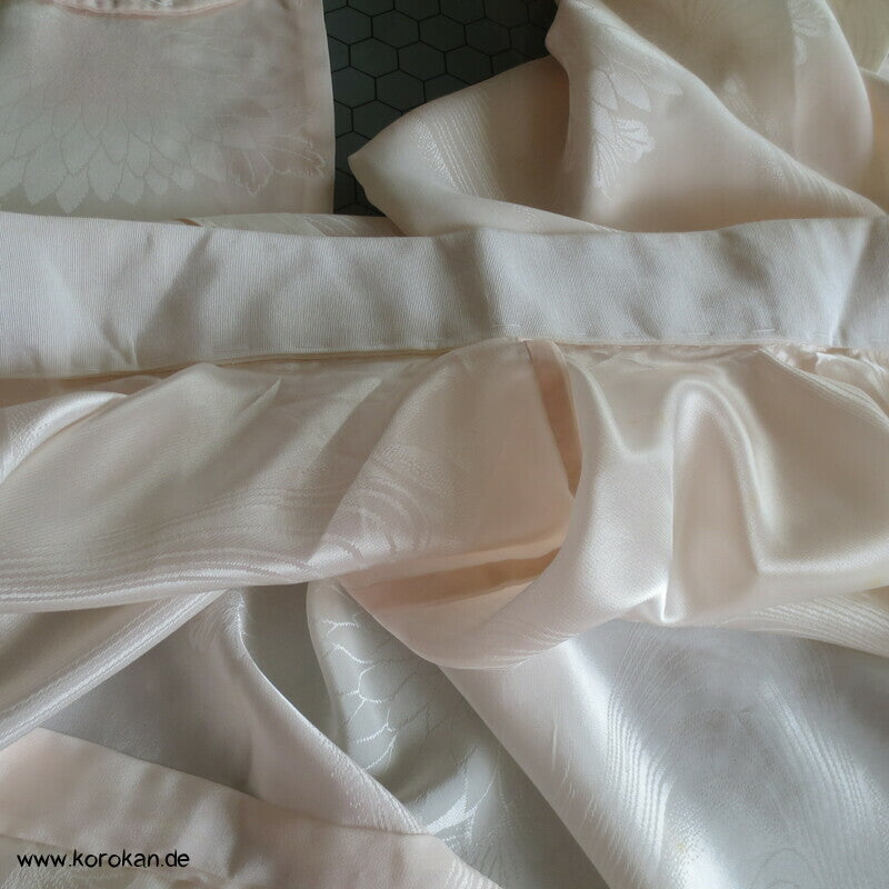 Kiku Rinzu Damast Seiden Furisode Juban Unterkimono, gekürzte Ärmel