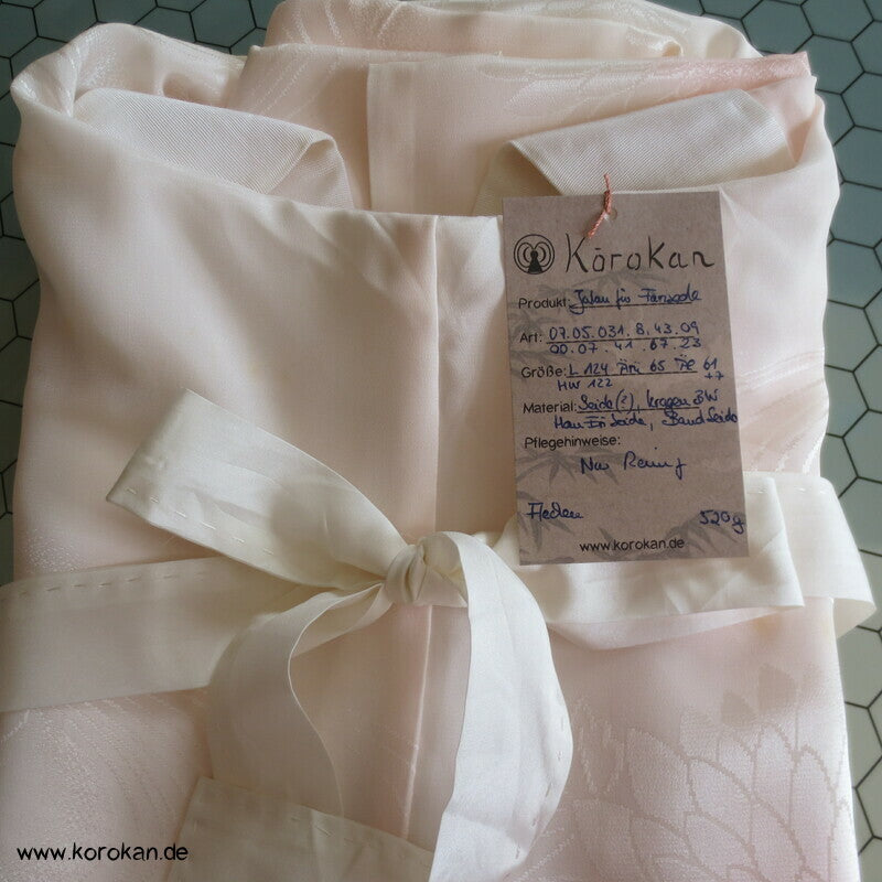 Kiku Rinzu Damast Seiden Furisode Juban Unterkimono, gekürzte Ärmel