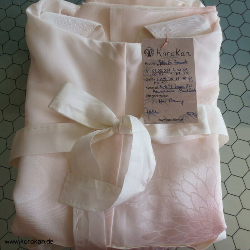 Kiku Rinzu Damast Seiden Furisode Juban Unterkimono, gekürzte Ärmel