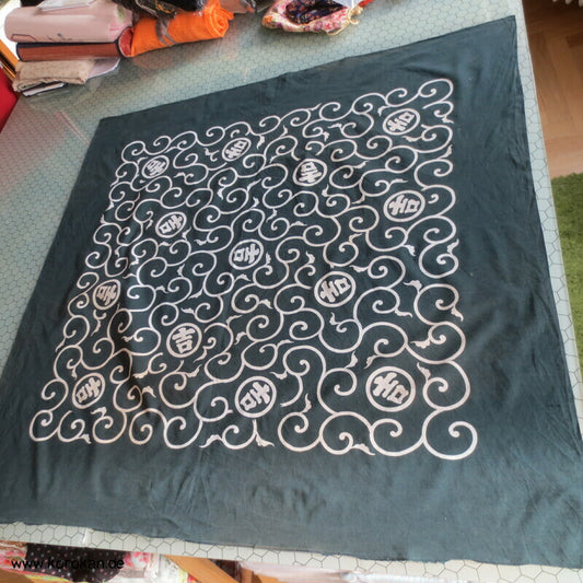 großes Furoshiki Baumwoll Japan Tragetuch, Karakusa mit Kanji