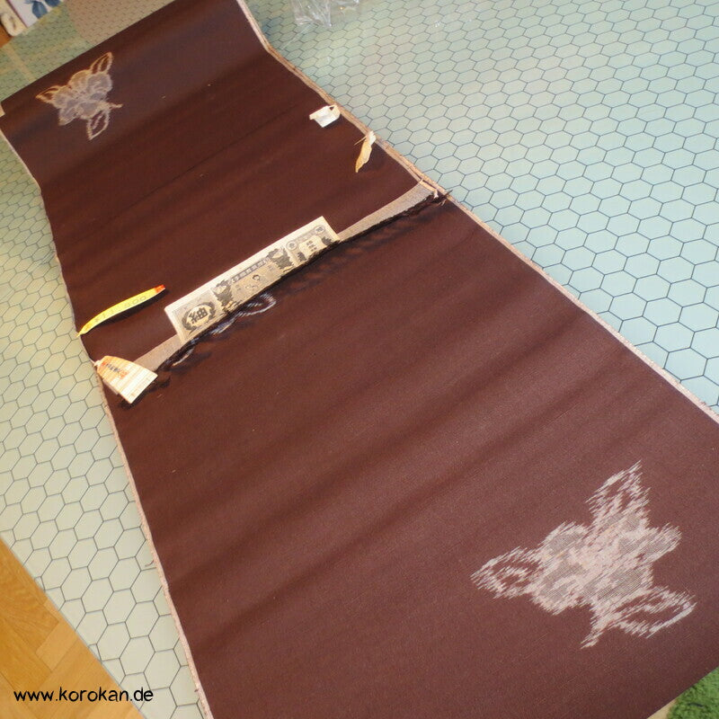 Tanmono Stoffrolle Tsumugi Kimono Seide rotbraun Kasuri Blüten