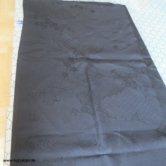 schwarzer Haori Kimono Damast Seiden Stoffrest