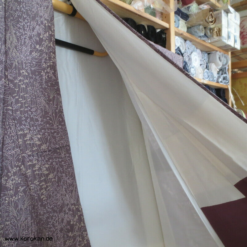 Herbstgräser flieder in mauve Komon Seidencrepe Kimono