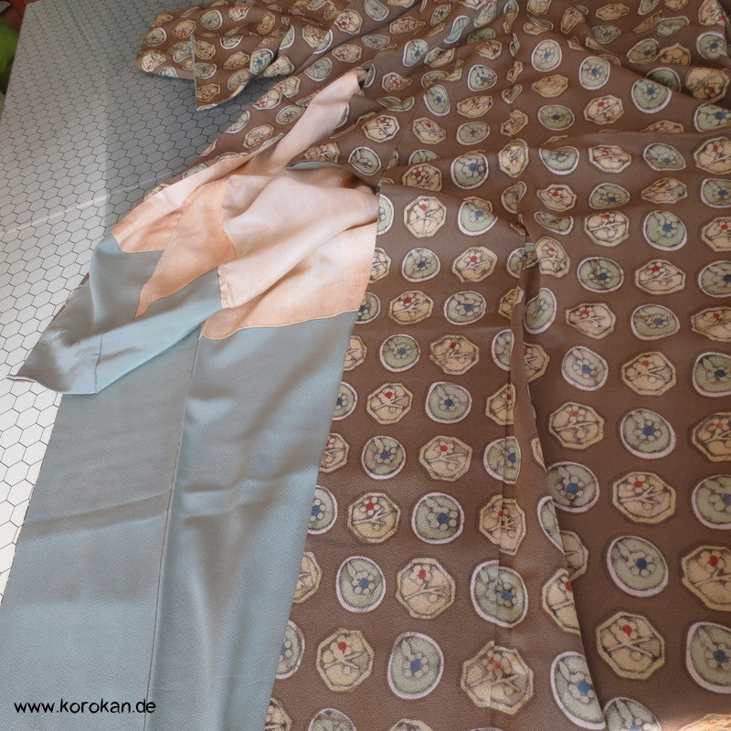 Khaki mit Musterkreisen Seidencrepe Komon Kimono