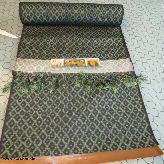 Stoffrolle Tsumugi Kimono Seide Tanmono, grün schwarze Rauten