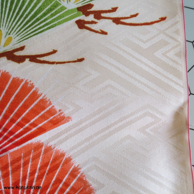 Pinien auf Sayagata Damast Japan Kimono Stoff