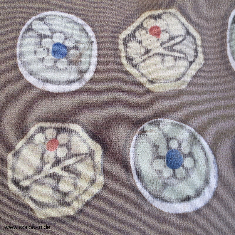 Khaki mit Musterkreisen Seidencrepe Komon Kimono