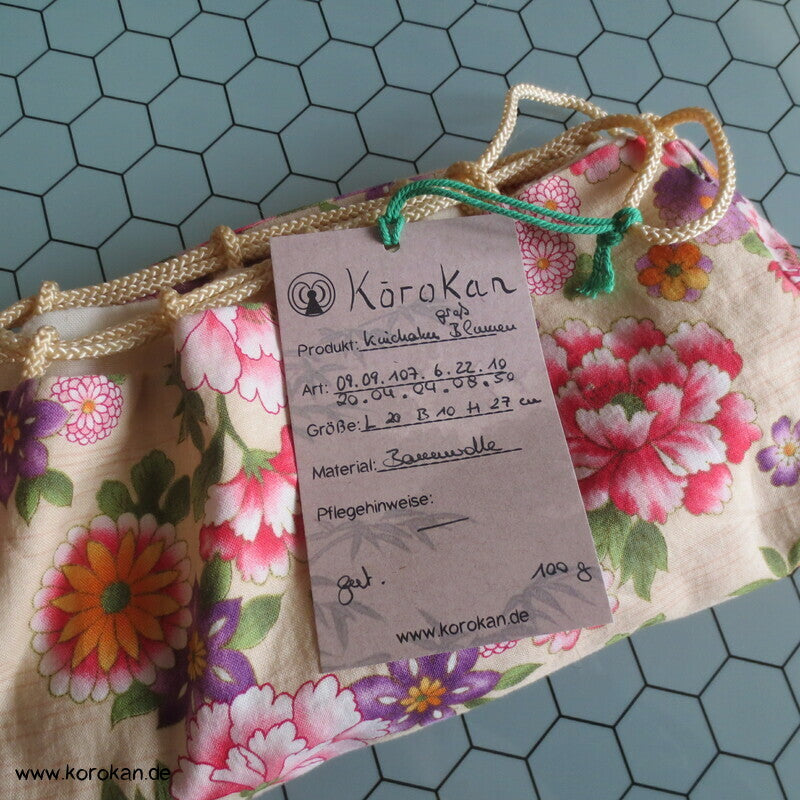 großer Kinchaku Zugbeutel - Tasche Blumen auf Baumwolle für Yukata Kimono