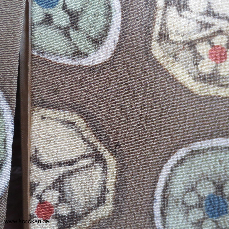 Khaki mit Musterkreisen Seidencrepe Komon Kimono
