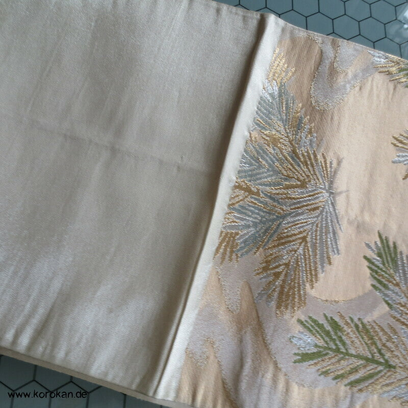 junge Kieferntriebe Fukuro Obi Seidenbrokat Kimonogürtel