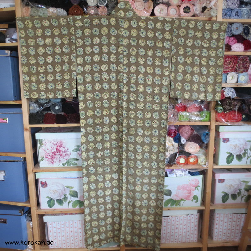 Khaki mit Musterkreisen Seidencrepe Komon Kimono