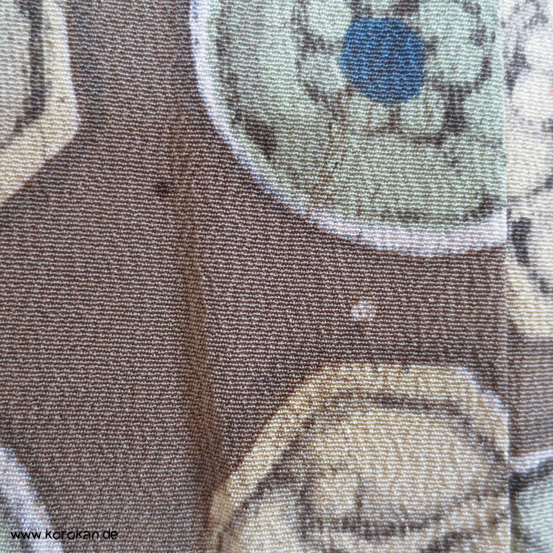 Khaki mit Musterkreisen Seidencrepe Komon Kimono
