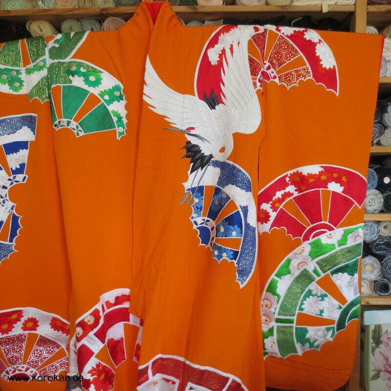 'Uchikake Hochzeits Kimonomantel, gestickte Kraniche auf Seidencrepe