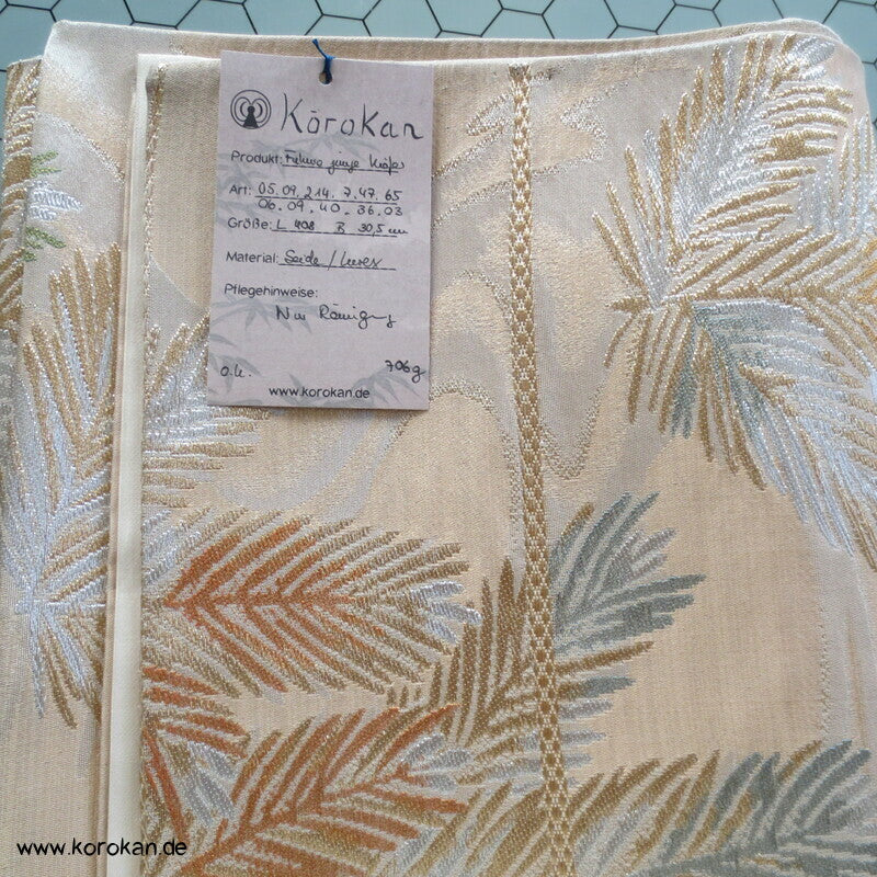 junge Kieferntriebe Fukuro Obi Seidenbrokat Kimonogürtel