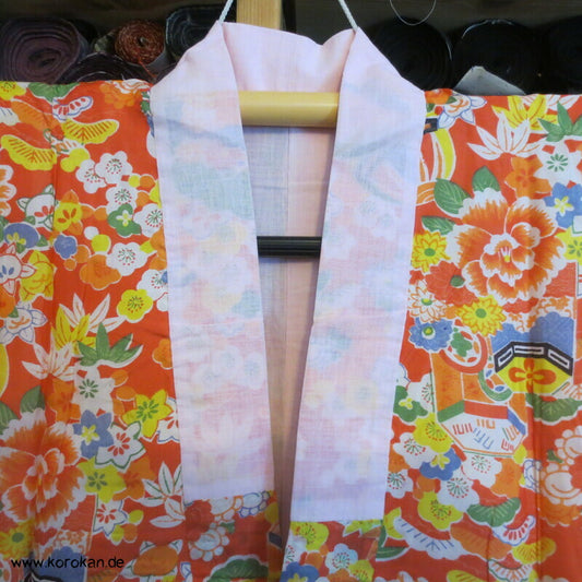 bunte Blüten und Blätter Seidentaft , rosa Futter Juban Unterkimono