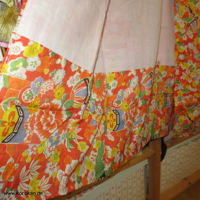 bunte Blüten und Blätter Seidentaft , rosa Futter Juban Unterkimono