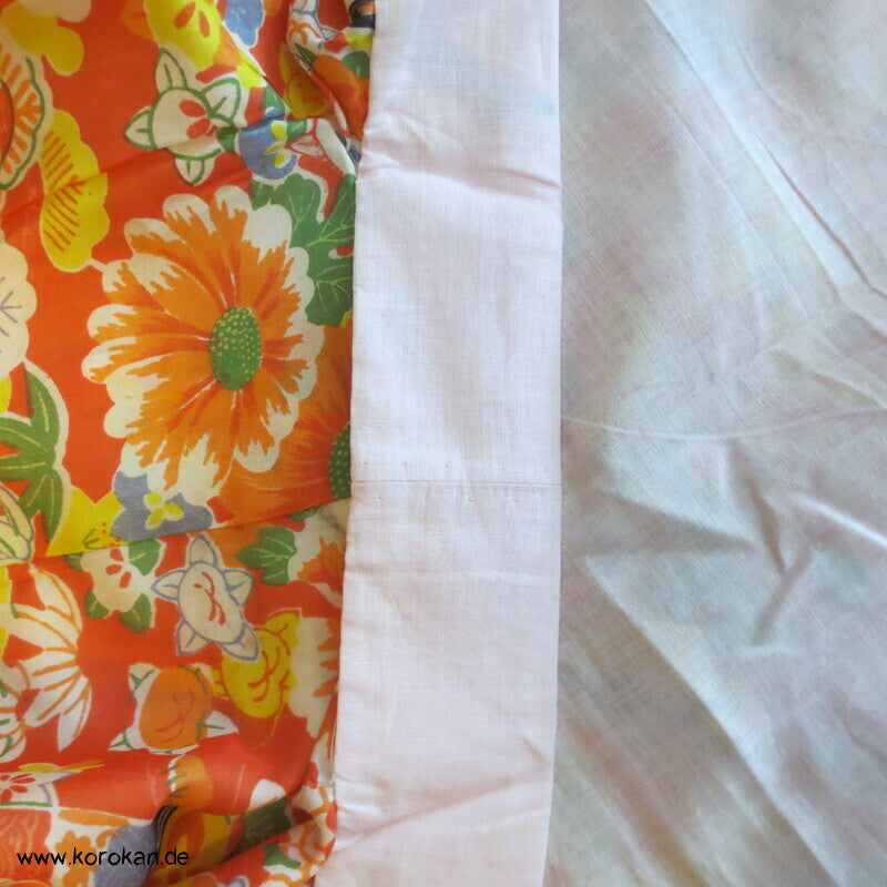 bunte Blüten und Blätter Seidentaft , rosa Futter Juban Unterkimono