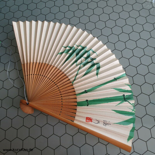 Japan Jigami Klappfächer, Papier auf Bambusstreben, Bambusmotiv