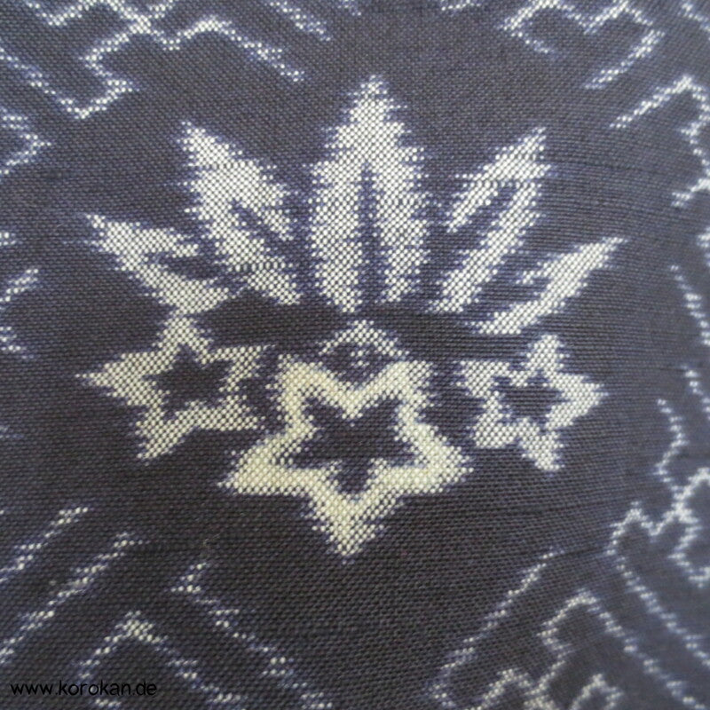 Sayagata, Spindeln, Kranich Kasuri Druckmuster Hitoe Komon Kimono aus Wolle
