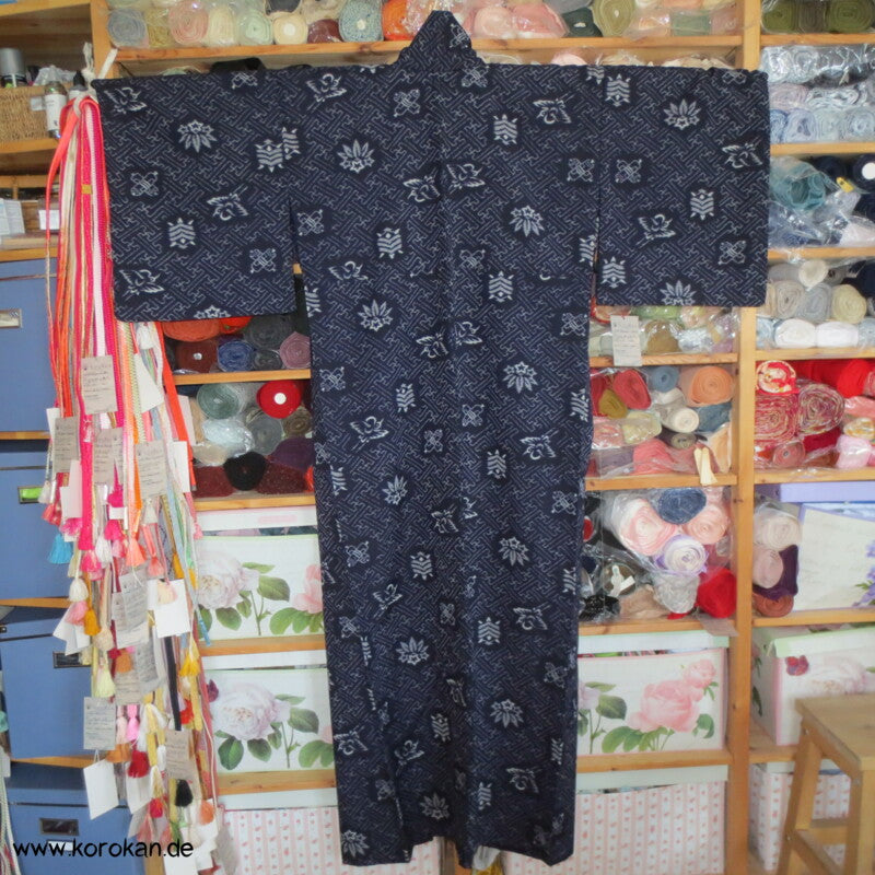 Sayagata, Spindeln, Kranich Kasuri Druckmuster Hitoe Komon Kimono aus Wolle